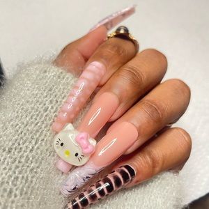 Press on nails “Doll” set